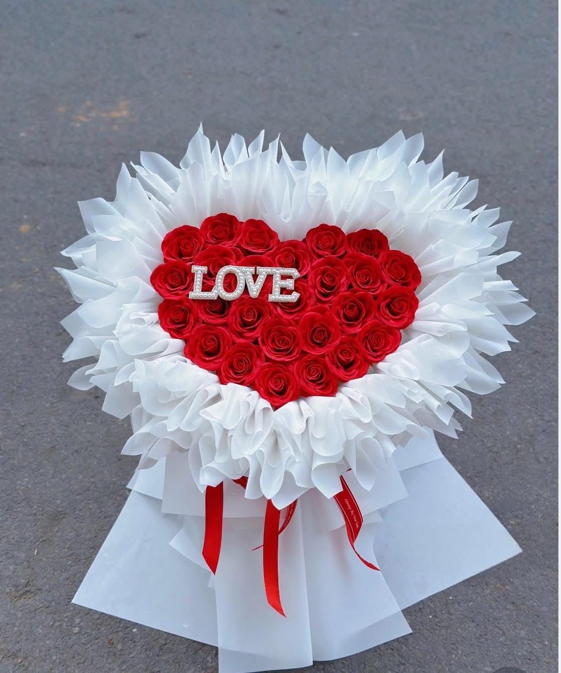 Fresh flowers available Online for Valentine's Day | Red rose Bouquet